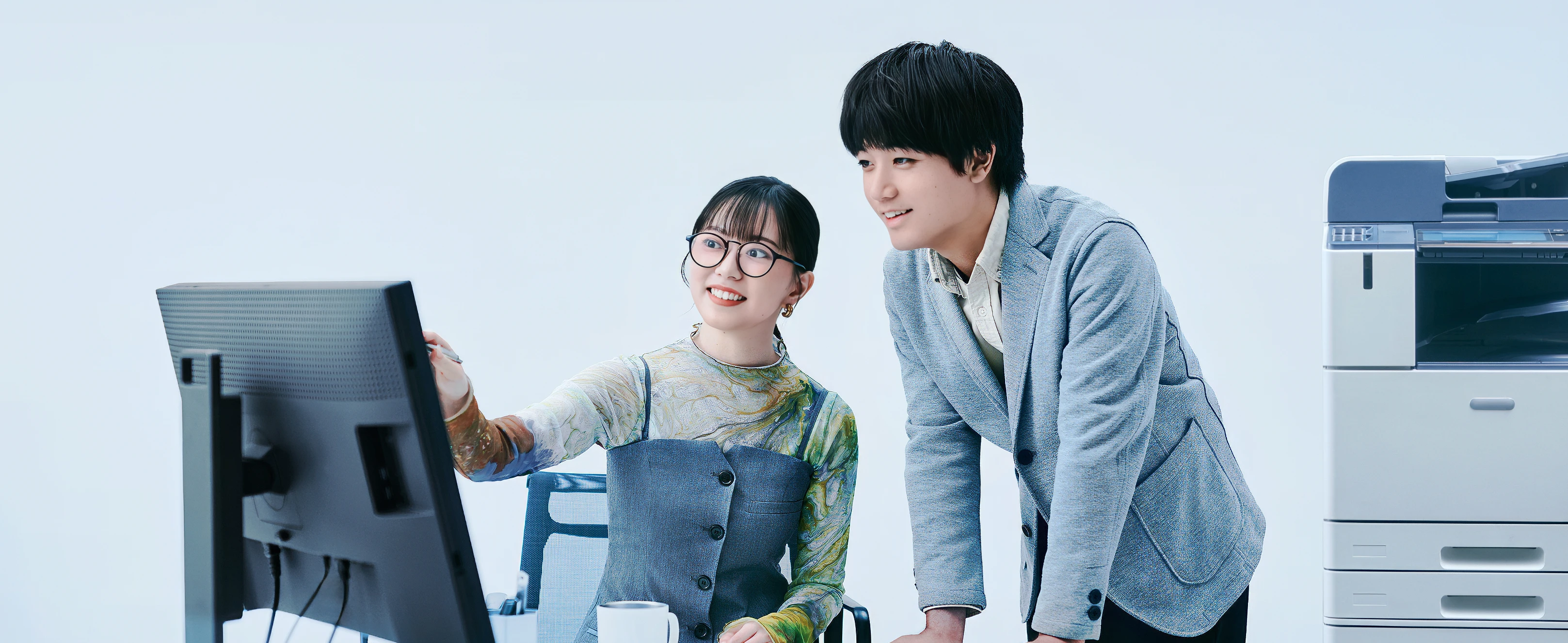 撮影スタジオでのクリエイティブ制作の様子